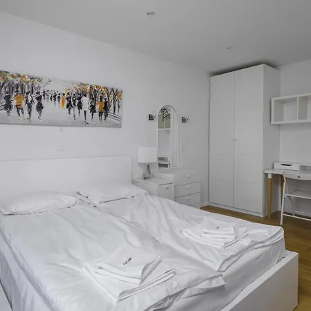 Bright & Cozy 1Bd Apartment Close To South Park By Flat Mаnager Sofia Exterior photo